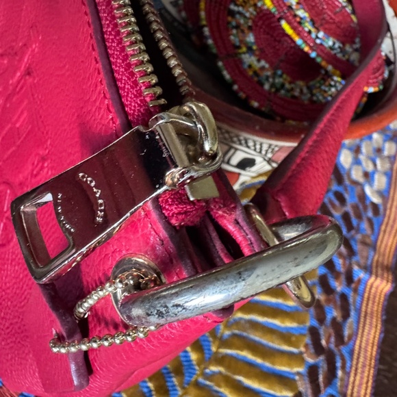 Coach Handbag Pebbled Leather with Embossed Horse & Carriage - Picture 13 of 14